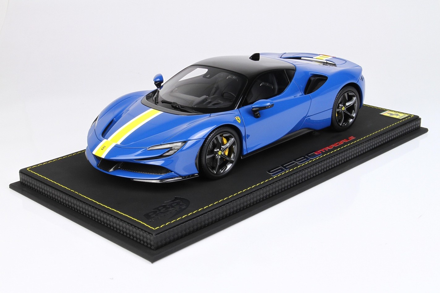 1:18 Ferrari SF90 Stradale Azzurro Dino BBR