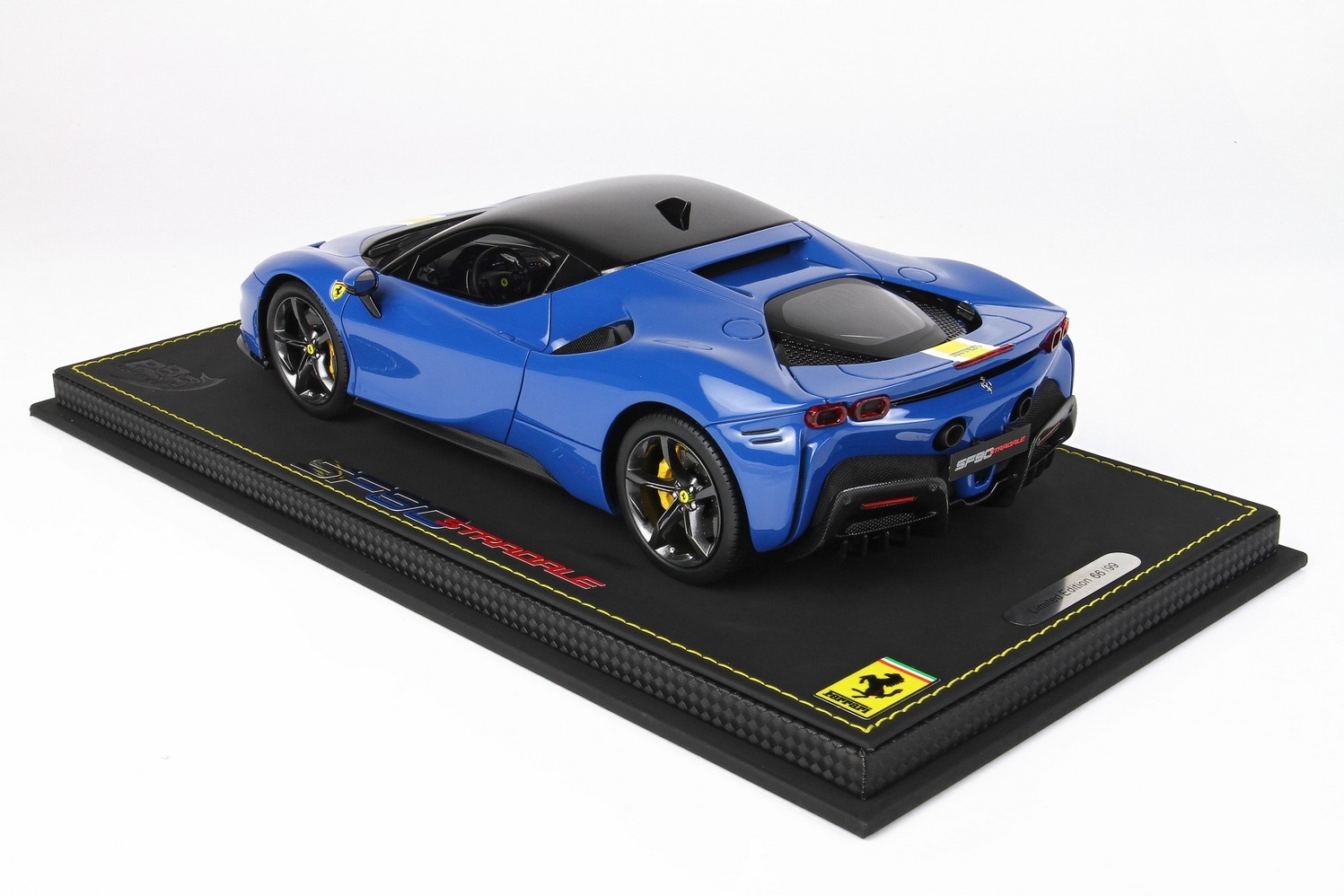 1:18 Ferrari SF90 Stradale Azzurro Dino BBR