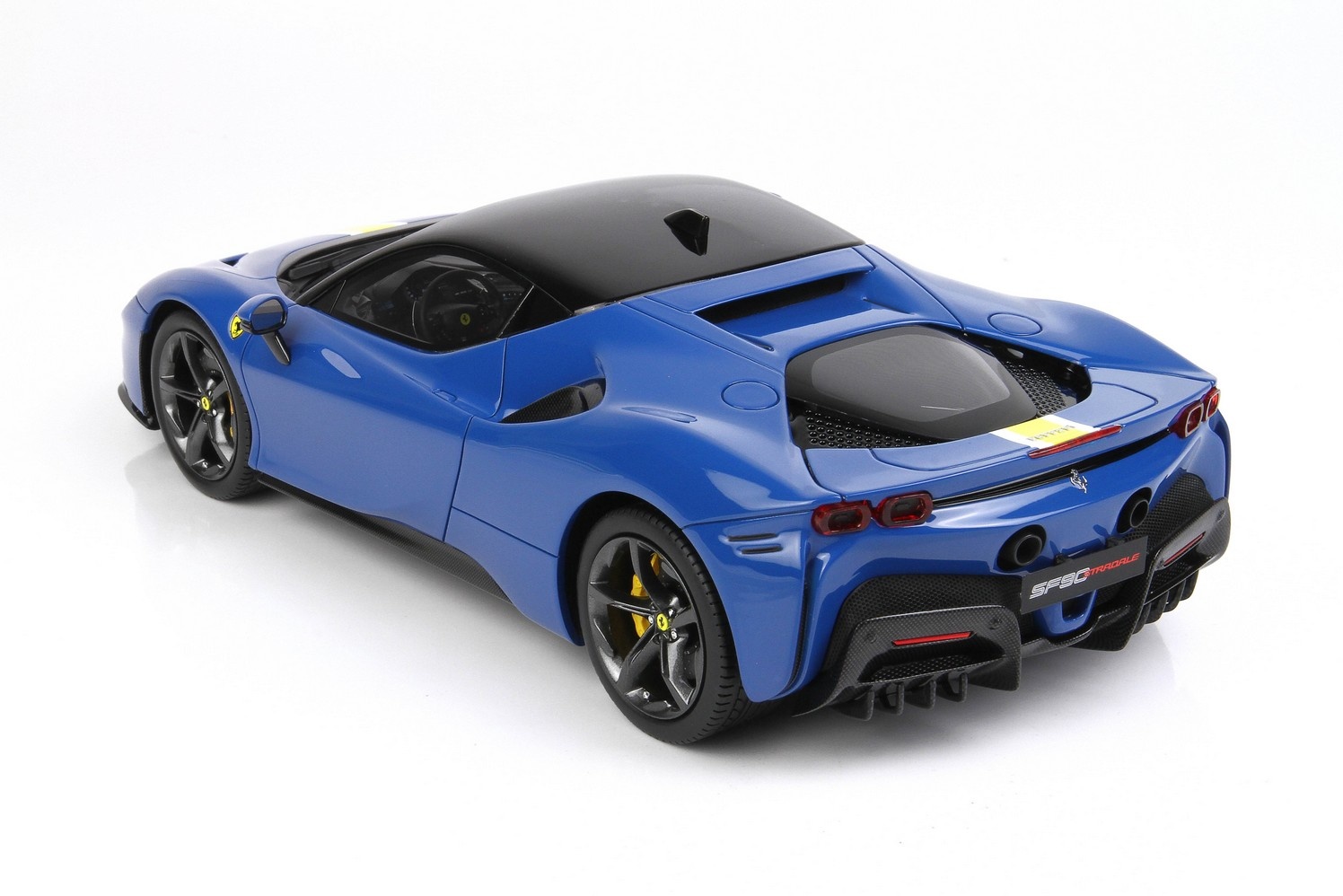 1:18 Ferrari SF90 Stradale Azzurro Dino BBR