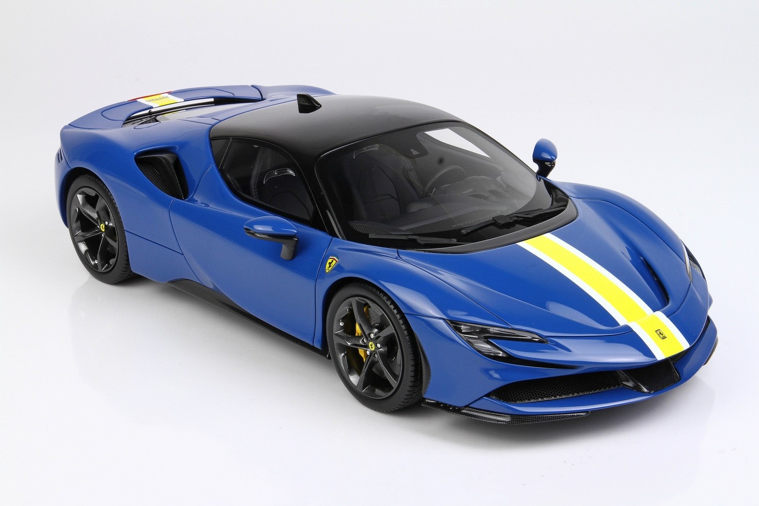 1:18 Ferrari SF90 Stradale Azzurro Dino BBR