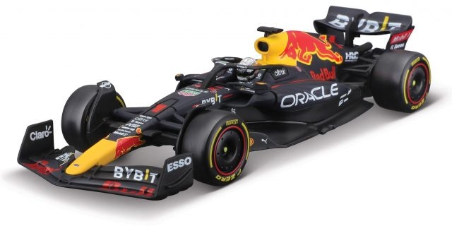 1:43 Red Bull Racing RB18, Max Verstappen 'With driver' Bburago