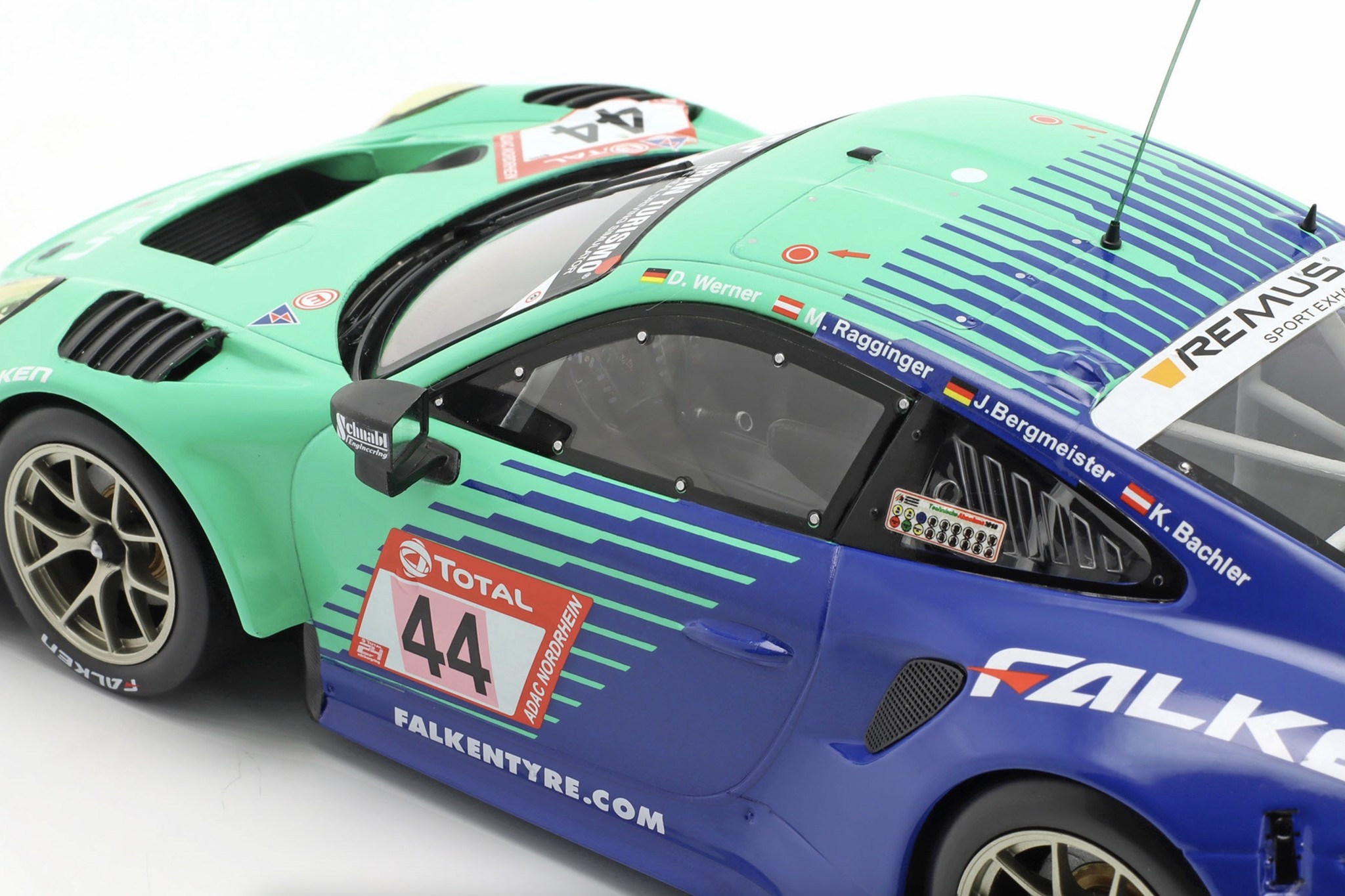 Schaalmodel 1:18 Porsche 911 GT3 R Falken Motorsports #44 24H Nürburgring 2019 IXO