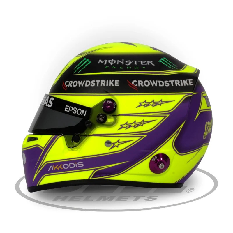 Helmet 1:2 Lewis Hamilton Mercedes-AMG Petronas Motorsport F1 Team 2022