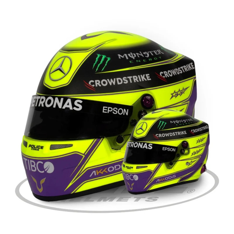 Helmet 1:2 Lewis Hamilton Mercedes-AMG Petronas Motorsport F1 Team 2022