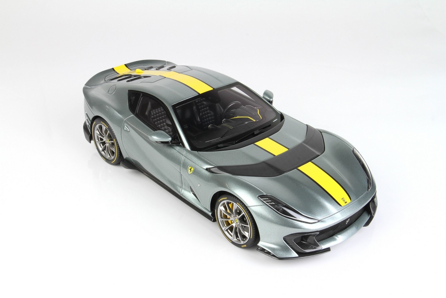 Scalemodel 1:18 Ferrari 812 Competizione 2021 Grigio Coburn with