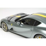 Schaalmodel 1:18 Ferrari 812 Competizione 2021 Grigio Coburn with Giallo Fly Stripe BBR