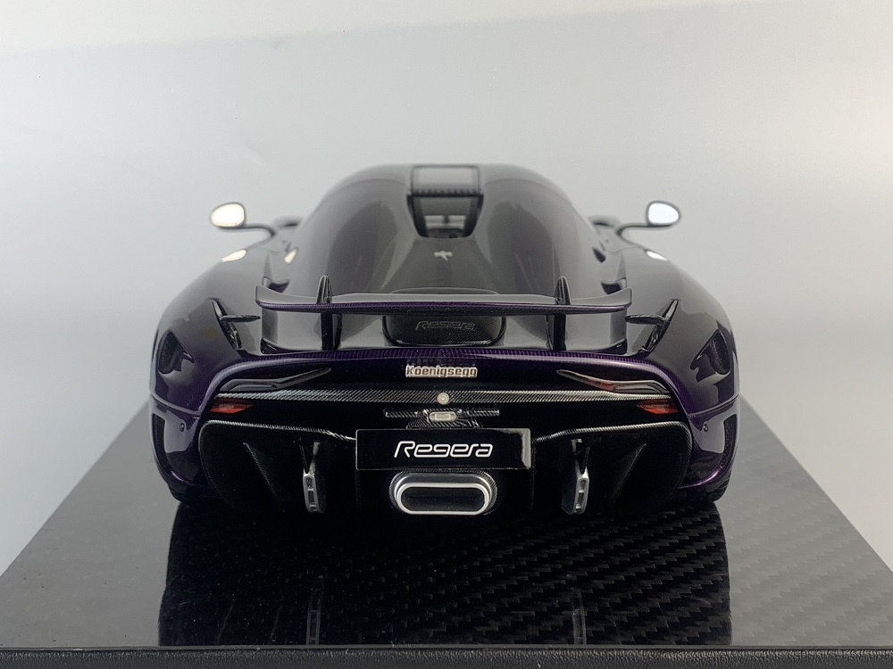 Scalemodel 1:18 Koenigsegg Regera 'Purple Carbon & Carbon Wheels' FrontiArt