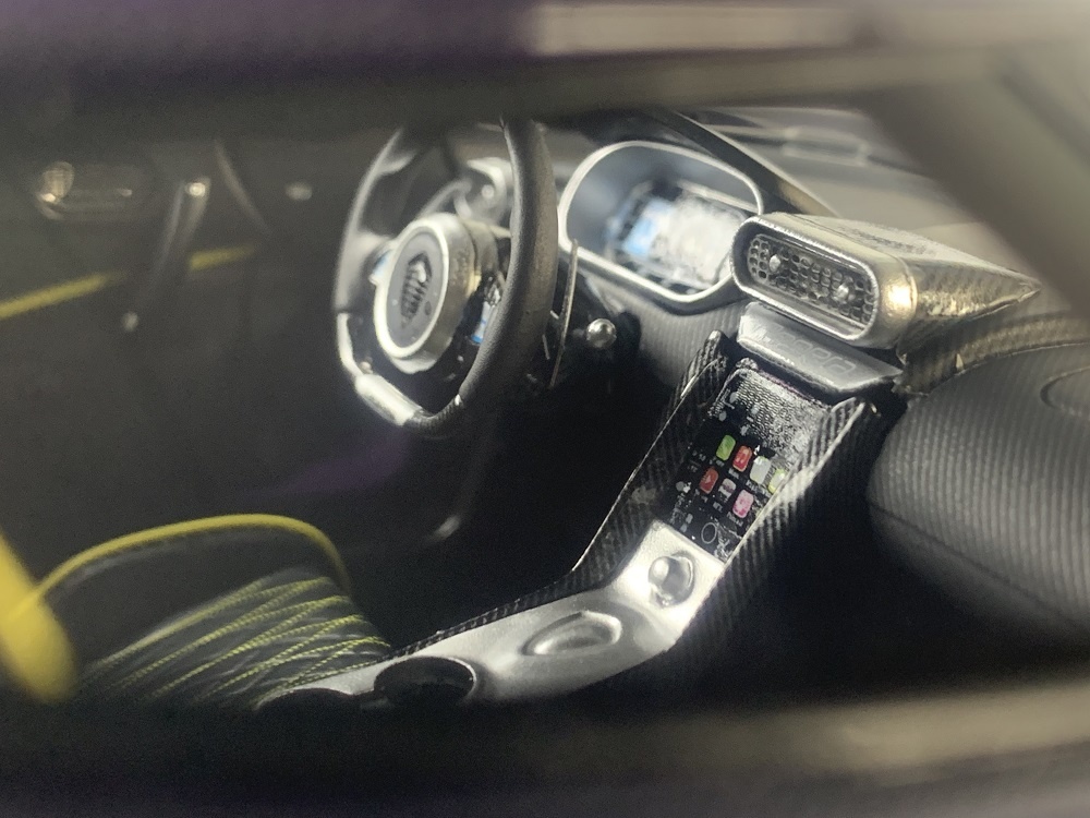 Scalemodel 1:18 Koenigsegg Regera 'Purple Carbon & Carbon Wheels' FrontiArt