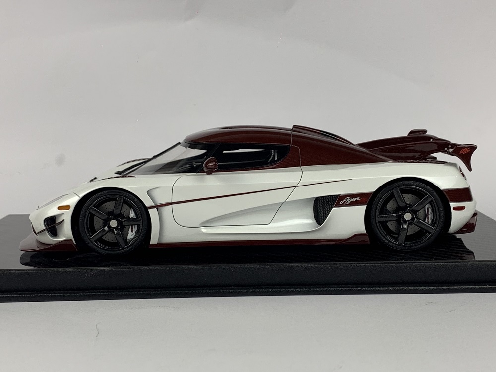 Schaalmodel 1:18 Koenigsegg Agera RS White & Red Carbon FrontiArt
