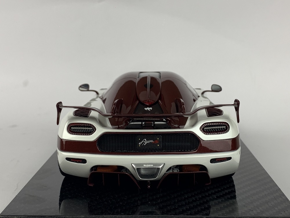 Schaalmodel 1:18 Koenigsegg Agera RS White & Red Carbon FrontiArt