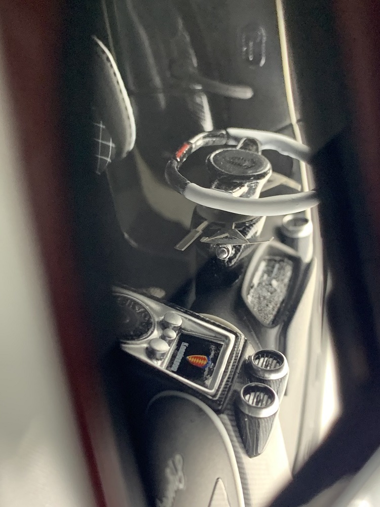 Schaalmodel 1:18 Koenigsegg Agera RS White & Red Carbon FrontiArt