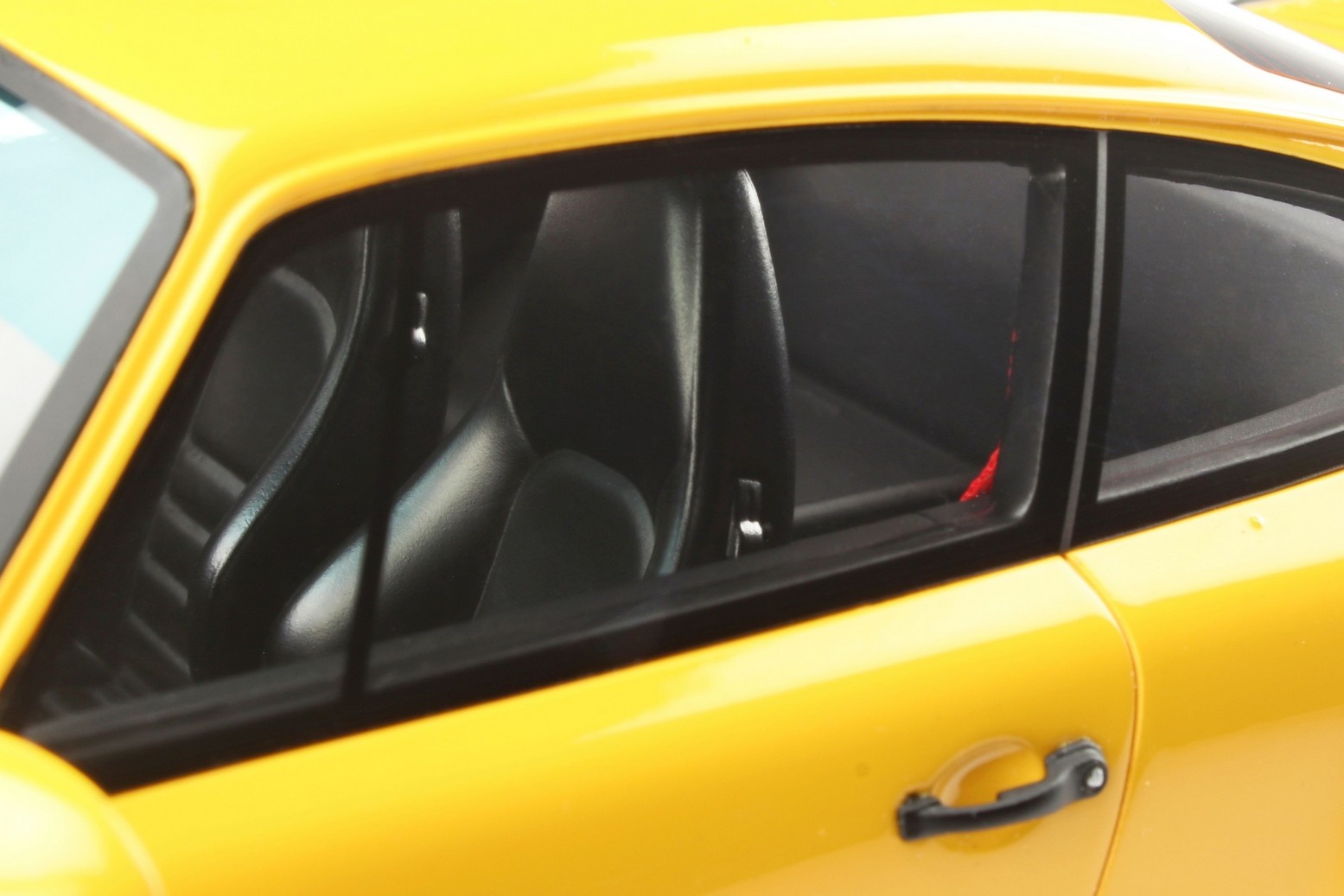 1:18 Porsche 911 (964) RS - Yellow GT Spirit