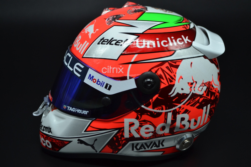 1:2 Helm Sergio Perez Red Bull Honda Österreich 2022