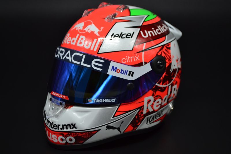 1:2 Helm Sergio Perez Red Bull Honda Österreich 2022