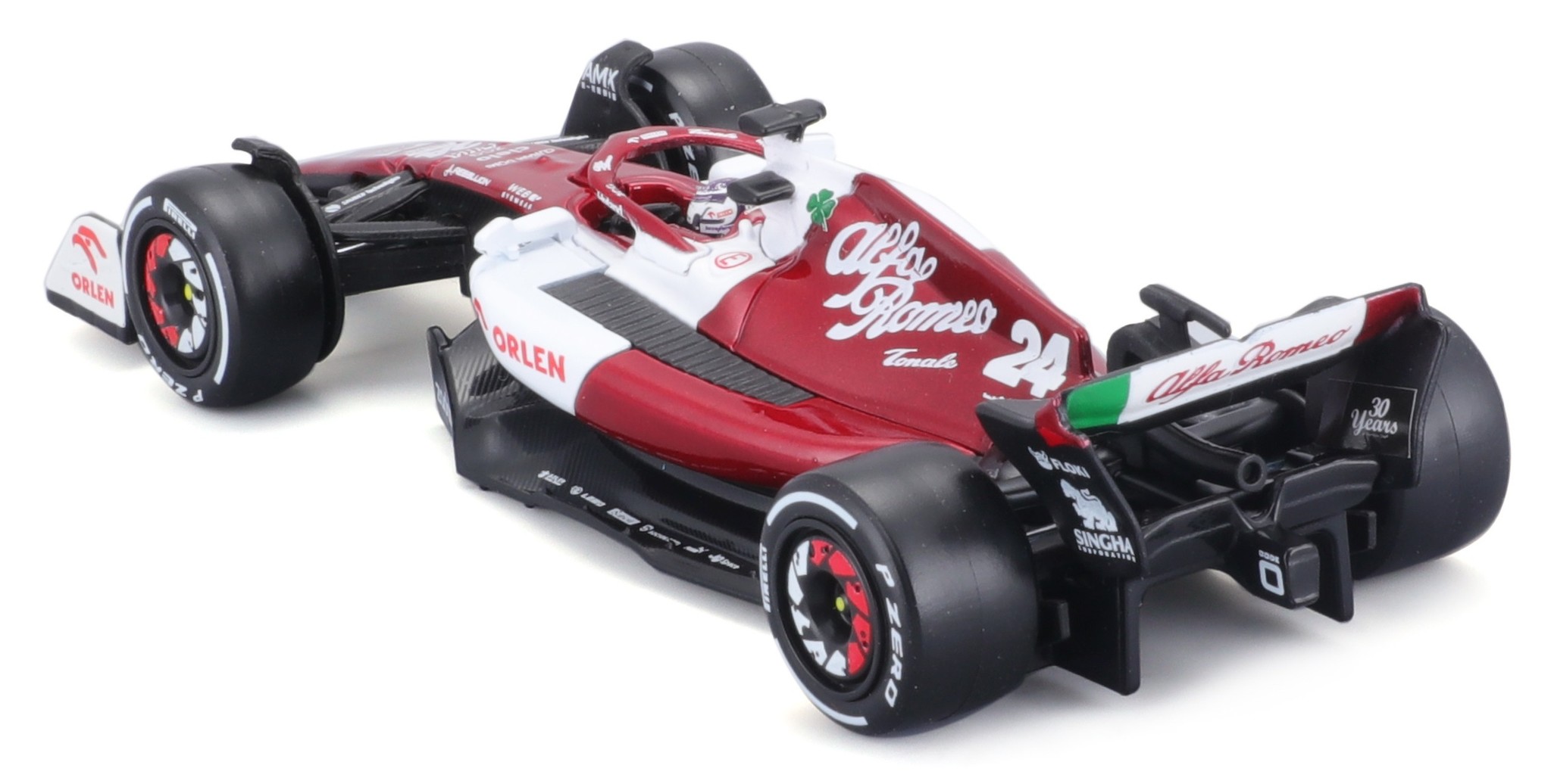 1:43 Alfa Romeo  F1 Team Orlen C42 Guanyu Zhou 2022 *Met figuur*