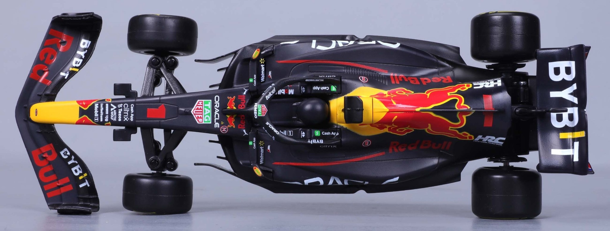 Radio Controlled 1:24 Aston Martin Red Bull Racing RB18 #1 Max Verstappen 2022 Maisto