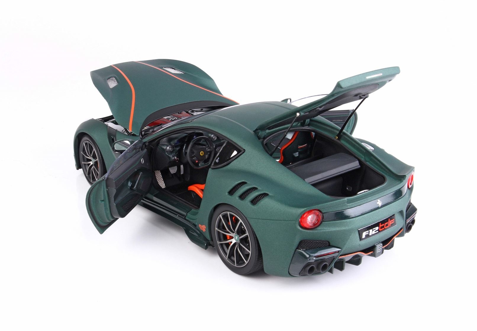 1:18 Ferrari F12 TDF 'Mat Green'