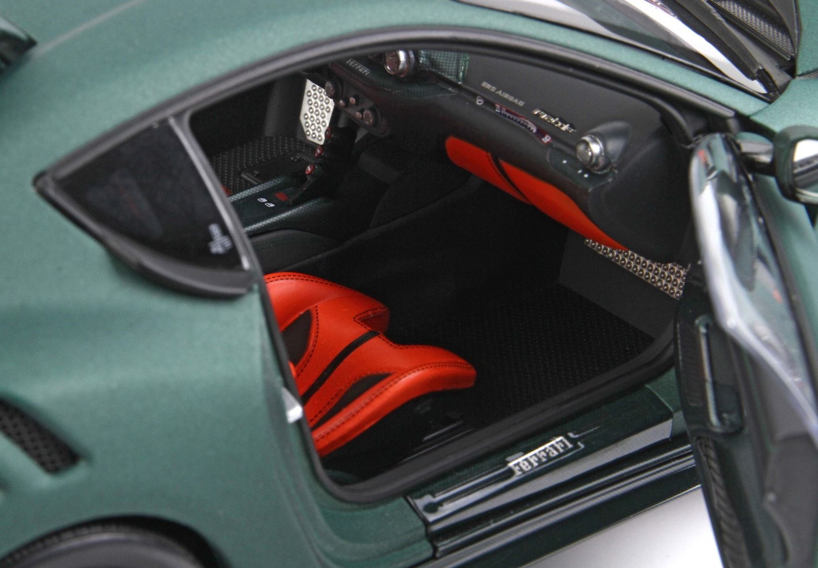 1:18 Ferrari F12 TDF 'Mat Green'