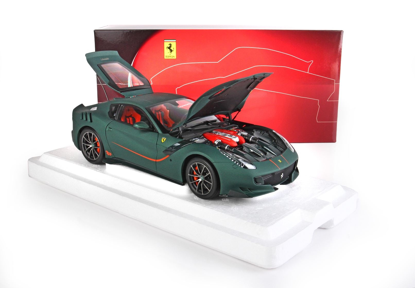 1:18 Ferrari F12 TDF 'Mat Green'