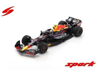 1:43 Red Bull RB18 Perez Singapore 2022