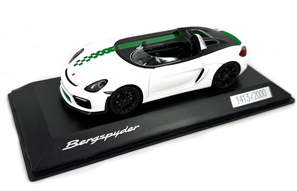 1:43 Porsche Bergspyder Spark Dealer Model