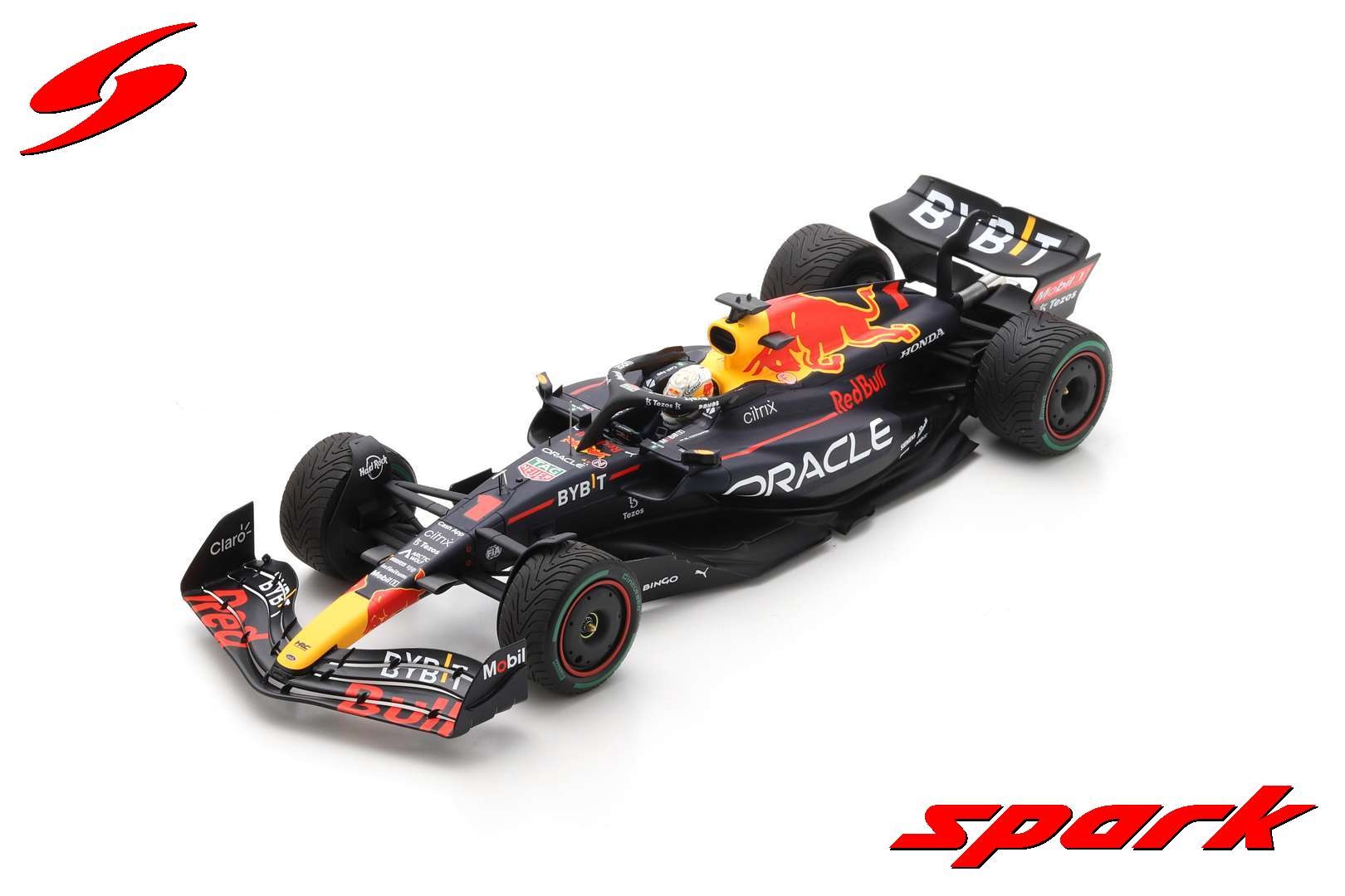 1:18 Red Bull Racing RB18 #1 Max Verstappen 'World Champion 2022' Spark