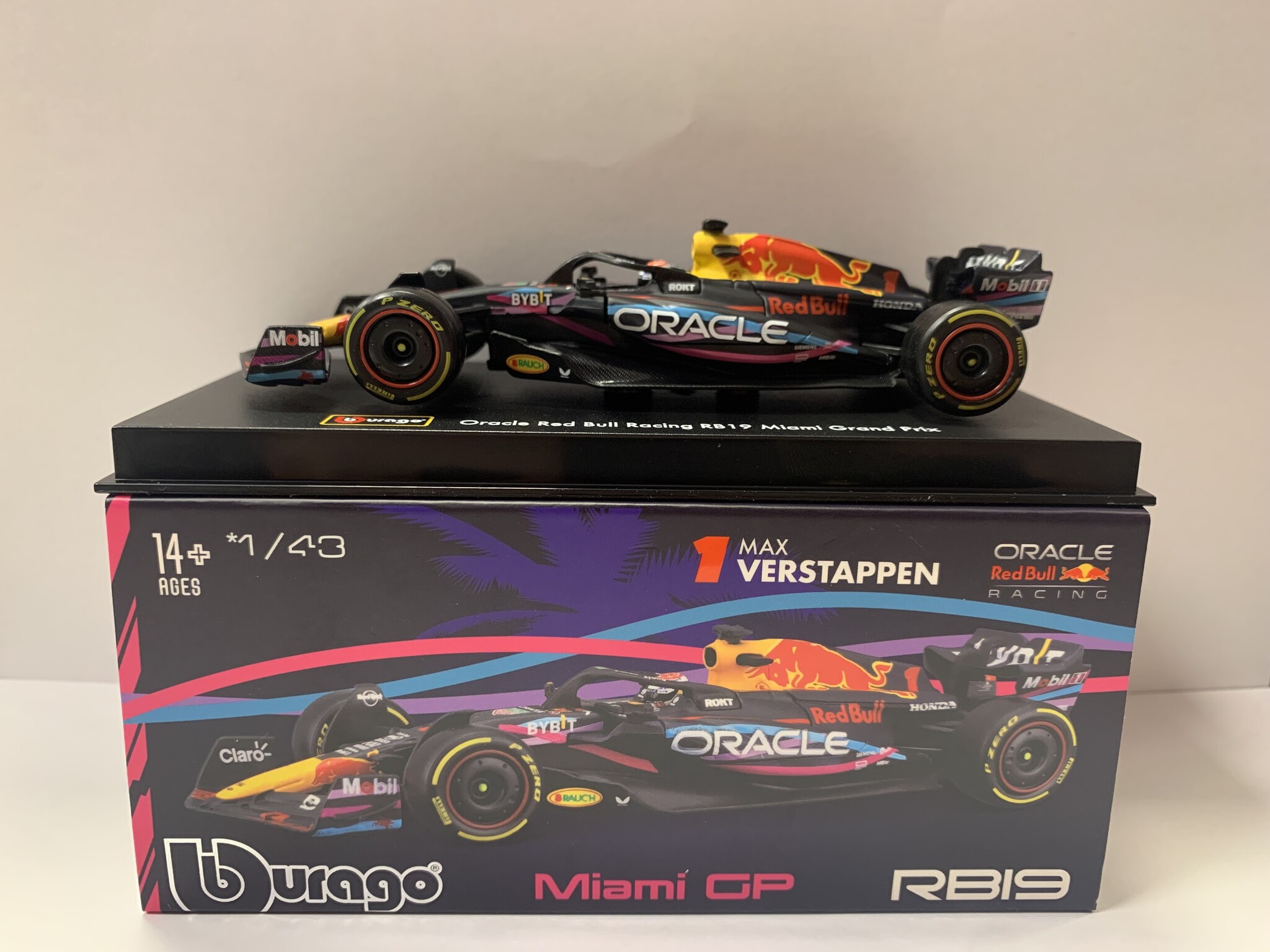 1:43 Red Bull RB19 #1 Max Verstappen GP Miami 2023 - Bburago Deluxe - Limited