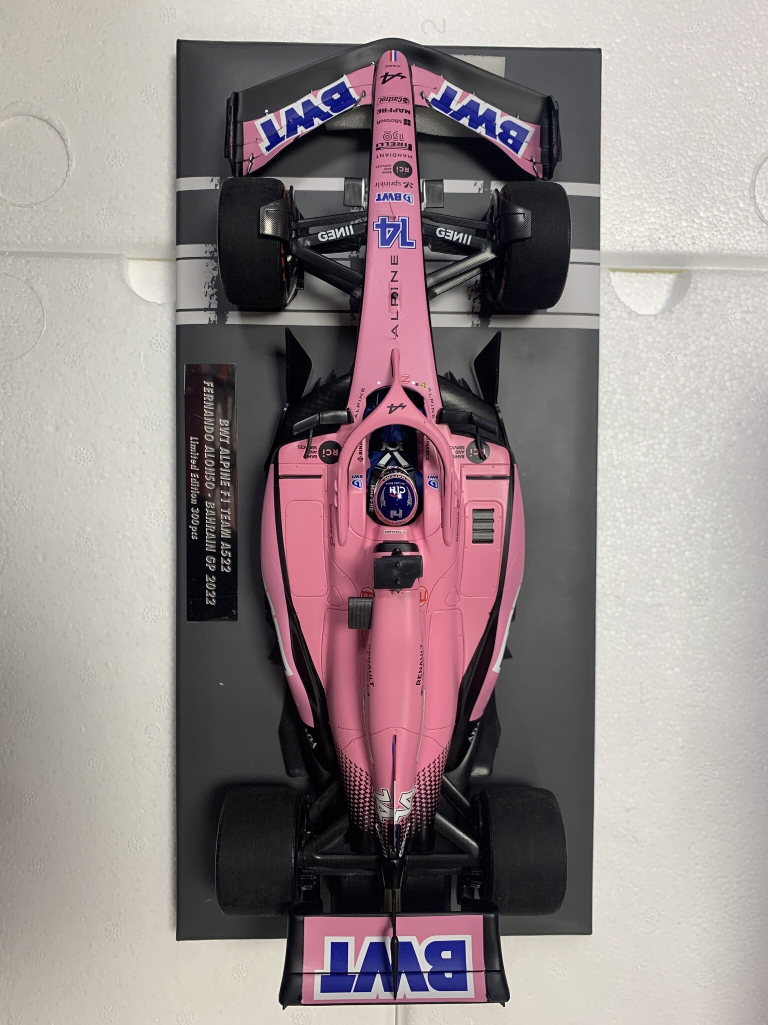 LIMITED - 1:18 Alpine A522 #14 Fernando Alonso Grand Prix Bahrain 2022 - Minichamps
