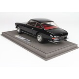 1:18 Ferrari 330 GT 2+2 SN 5349, Year 1963 - Model Car with Display Case