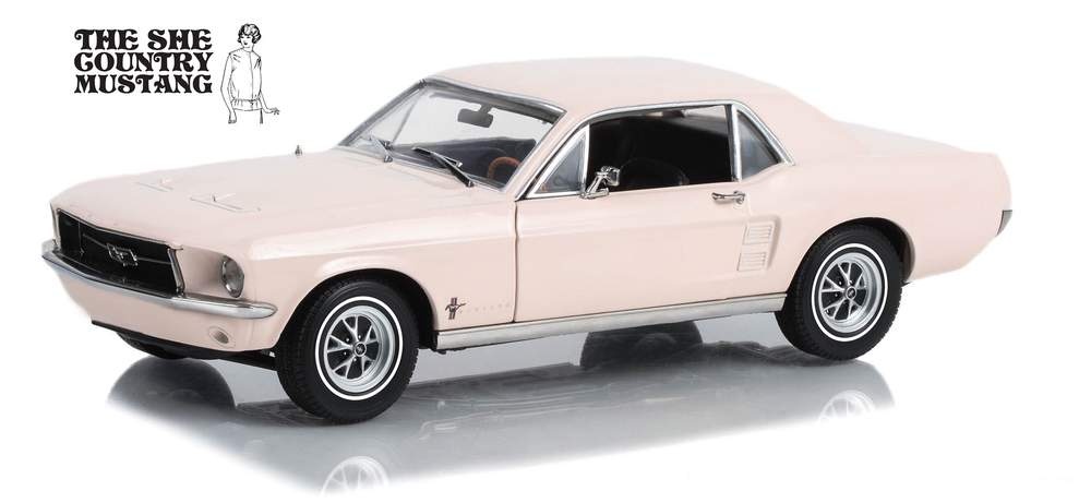 Ford Mustang Coupe 1967 Beige 'She Country Special' Schaal 1:18 van GreenLight