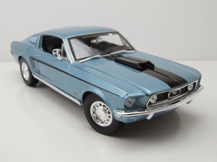 Ford Mustang GT Cobra 1968 in Blue/Black Scale 1:18 by Maisto