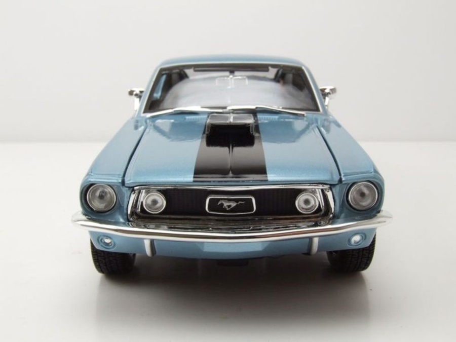 Ford Mustang GT Cobra 1968 in Blue/Black Scale 1:18 by Maisto