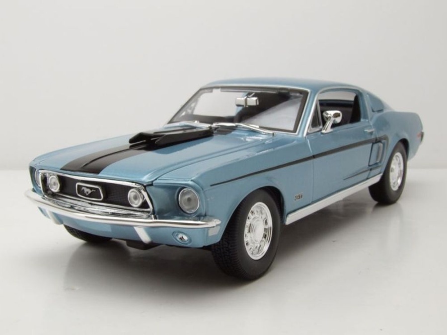 Ford Mustang GT Cobra 1968 in Blue/Black Scale 1:18 by Maisto