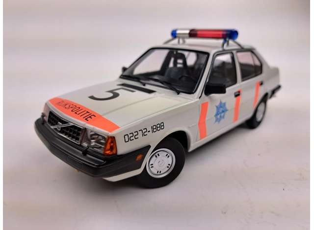 1:18 Volvo 340 Dutch Police 1987