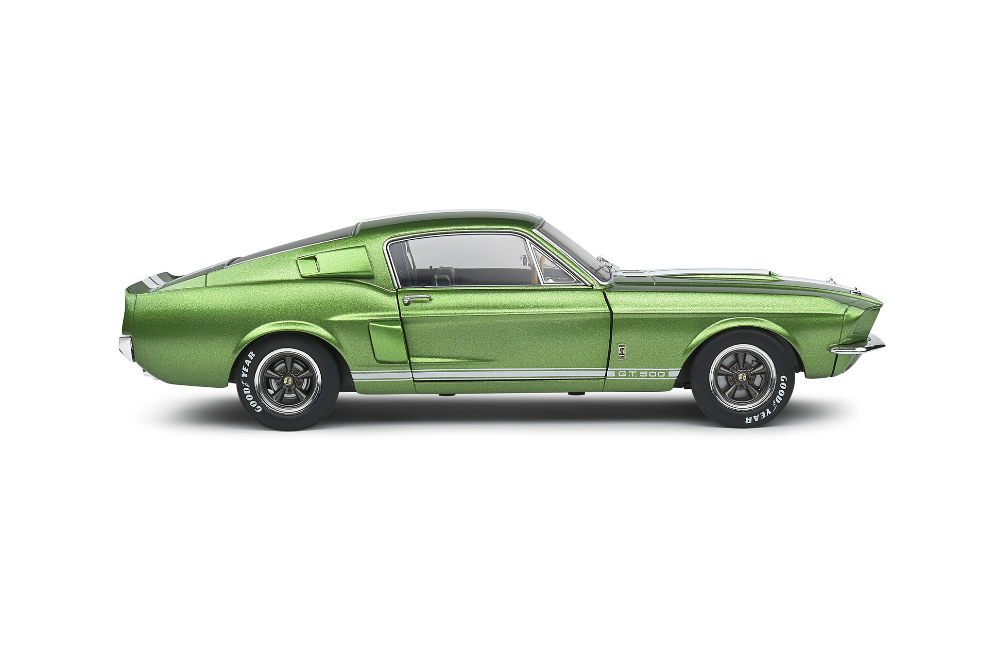 Shelby Mustang GT500 1967 Lime Groen met Witte Strepen Schaal 1:18 van Solido
