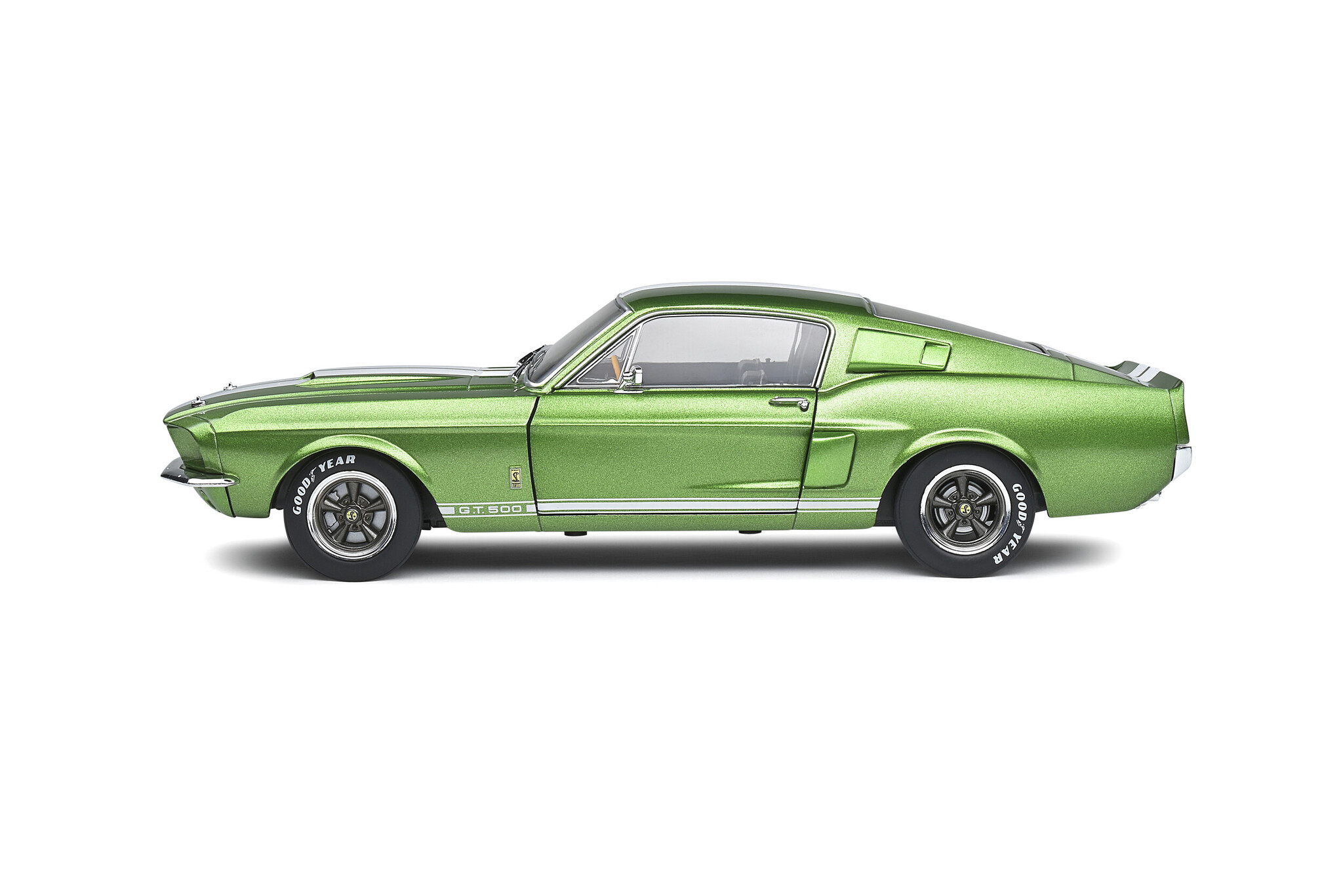 Shelby Mustang GT500 1967 Lime Groen met Witte Strepen Schaal 1:18 van Solido