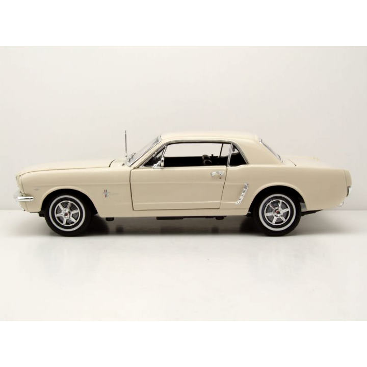 Ford Mustang Hardtop 1964 Weiß Maßstab 1:18 von Welly
