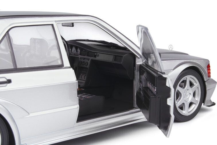 1:18 Mercedes Benz 190E Evo2 '90 (W201), zilver