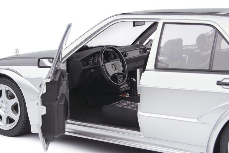 1:18 Mercedes Benz 190E Evo2 '90 (W201), zilver