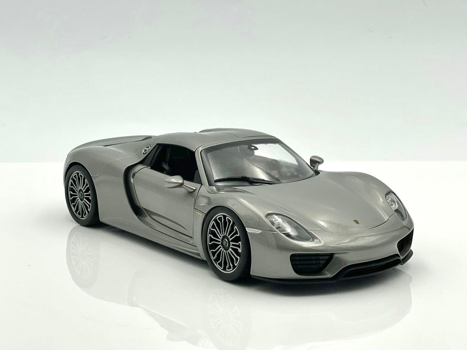 Welly 1:18 Porsche 918 Spyder Hard-Top Grijs Metalen