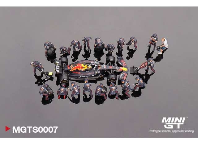 1:64 Oracle Red Bull Racing RB18, M. Verstappen 'Car + Pitcrew set'