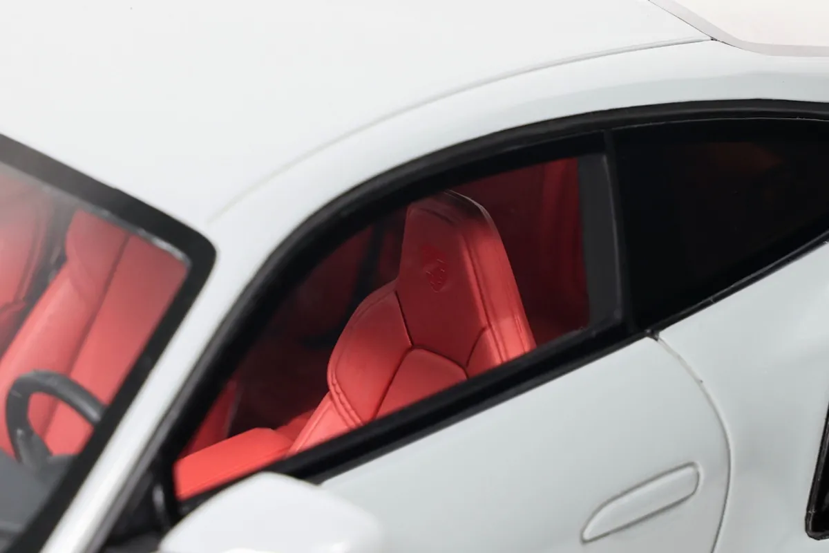 1:18 Porsche 911 (992) Turbo S