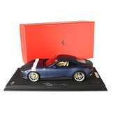 1:18 Ferrari Roma 2019 Matt Blu Abu Dhabi e striscia color Bianco - BBR