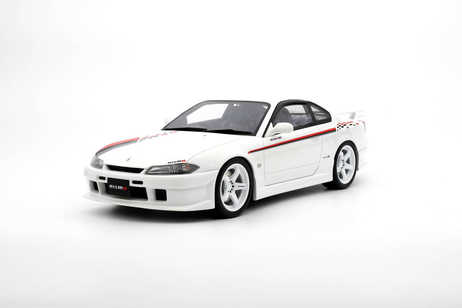 1:18 Nissan Silvia Spec-R Nismo Aero S15 White 2000