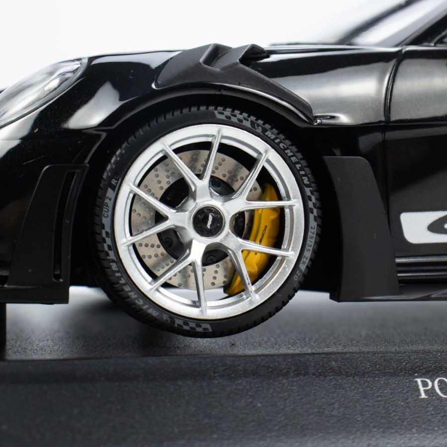 1:18 Porsche 911 (992) GT3RS 2023 met Zilveren Velgen