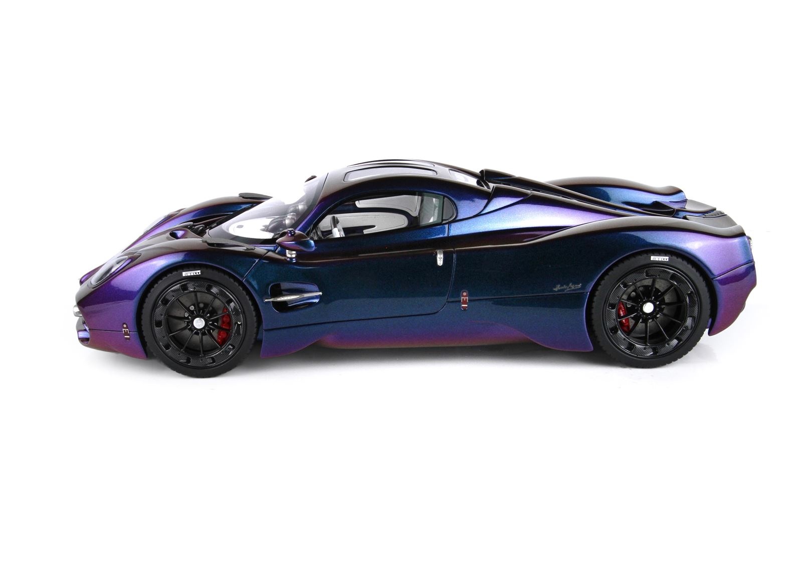 1:18 Pagani Utopia Chameleon 2022 Limited Edition 1/48 pcs.