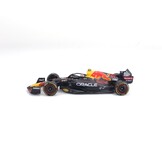 1:43 Red Bull Racing RB18 #11 Sergio Perez 2022 - Bburago Deluxe edition