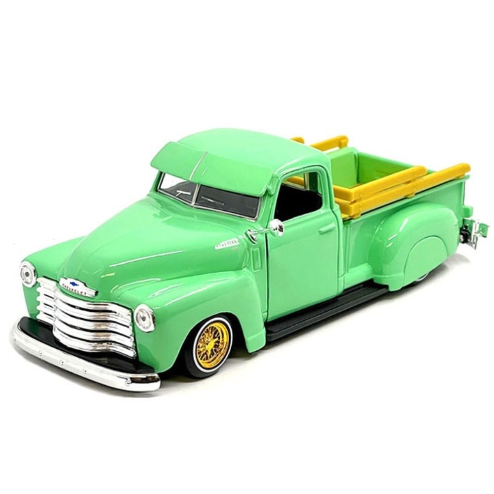 1:24 Chevrolet 3100 Pickup 1950 'lowriders' light green Maisto Scale Model