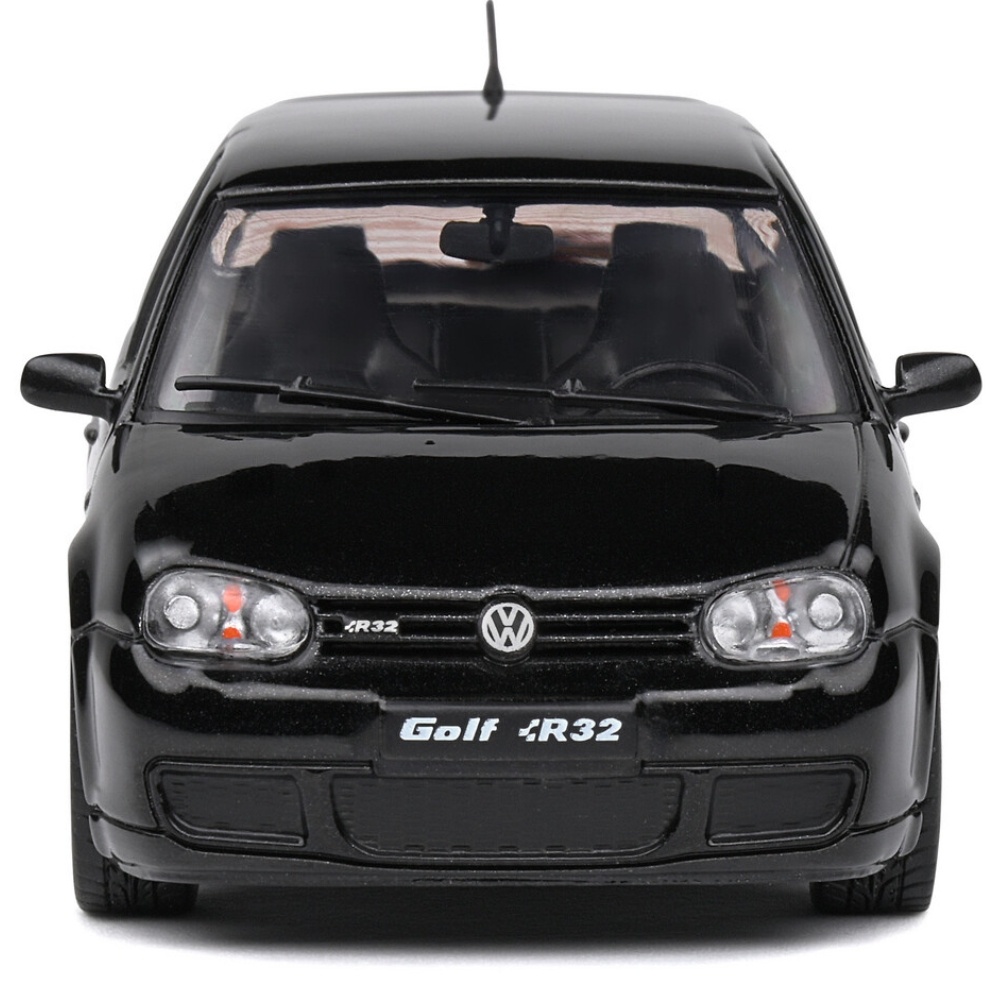 1:43 Vw Golf IV R32 2003 zwart Solido Schaalmodel