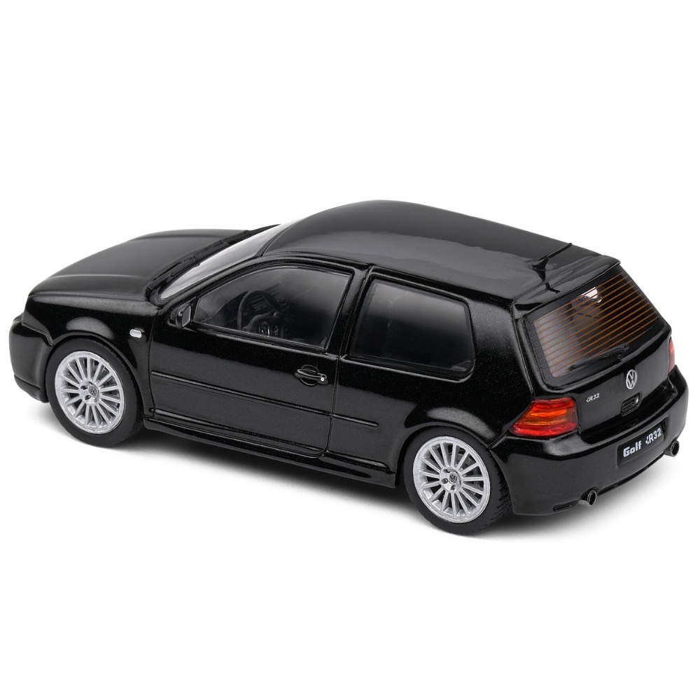 1:43 Vw Golf IV R32 2003 zwart Solido Schaalmodel